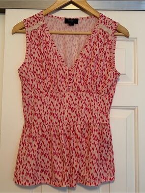 Belldini Pink and White V-Neck Sleeveless Top, Small